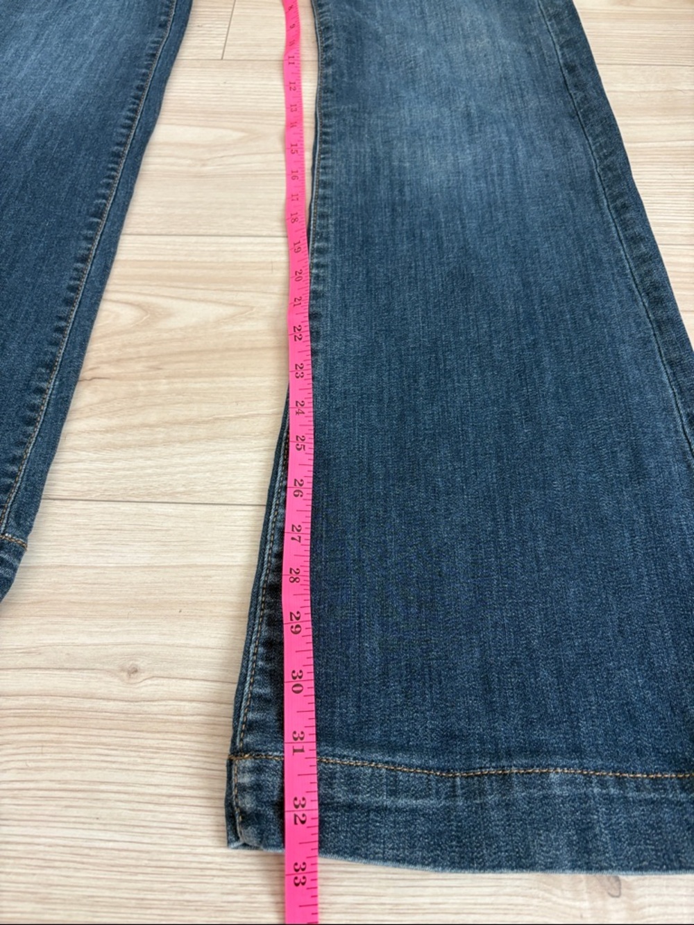 7 For All Mankind Indigo Flare Dojo - Picture 4 of 7
